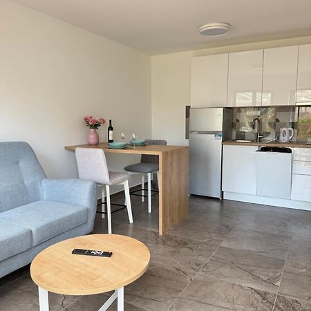 Apartments Zivko Malinska Eksteriør bilde