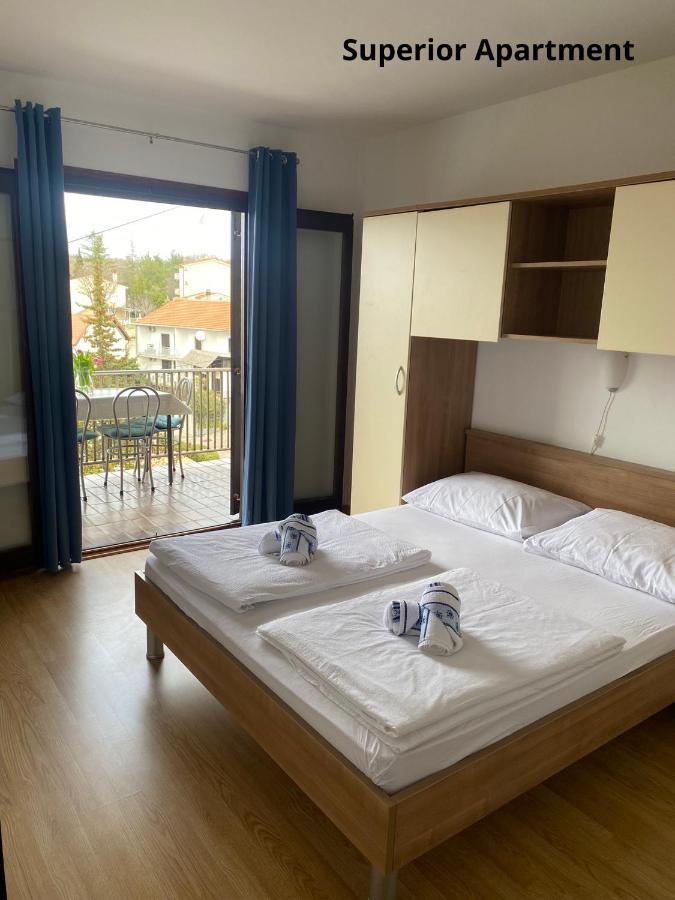 Apartments Zivko Malinska Eksteriør bilde