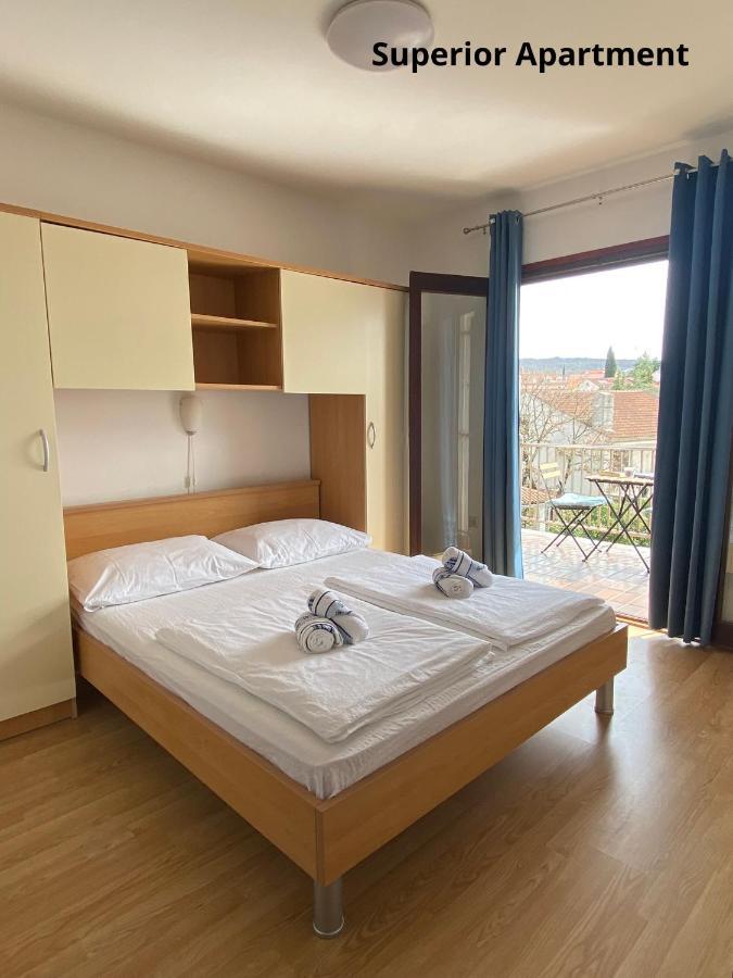 Apartments Zivko Malinska Eksteriør bilde