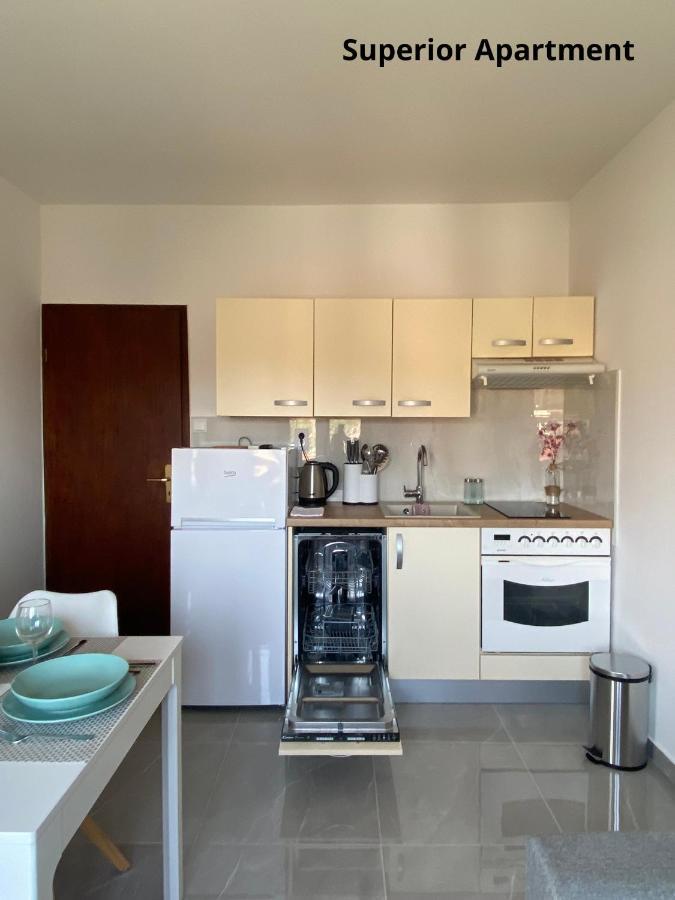 Apartments Zivko Malinska Eksteriør bilde