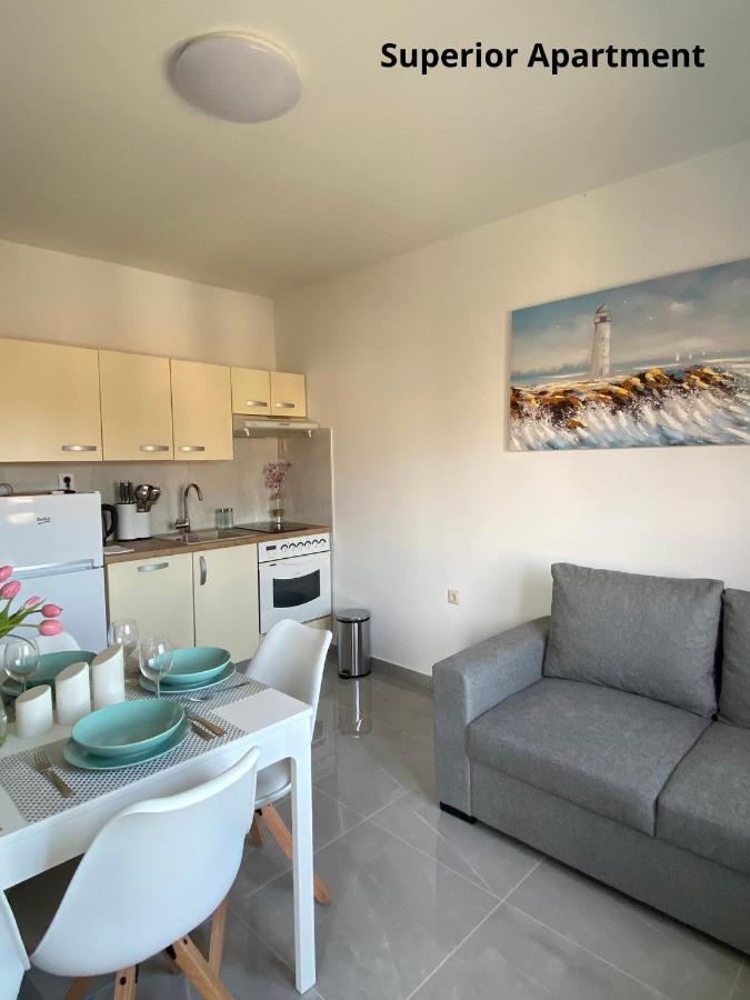 Apartments Zivko Malinska Eksteriør bilde