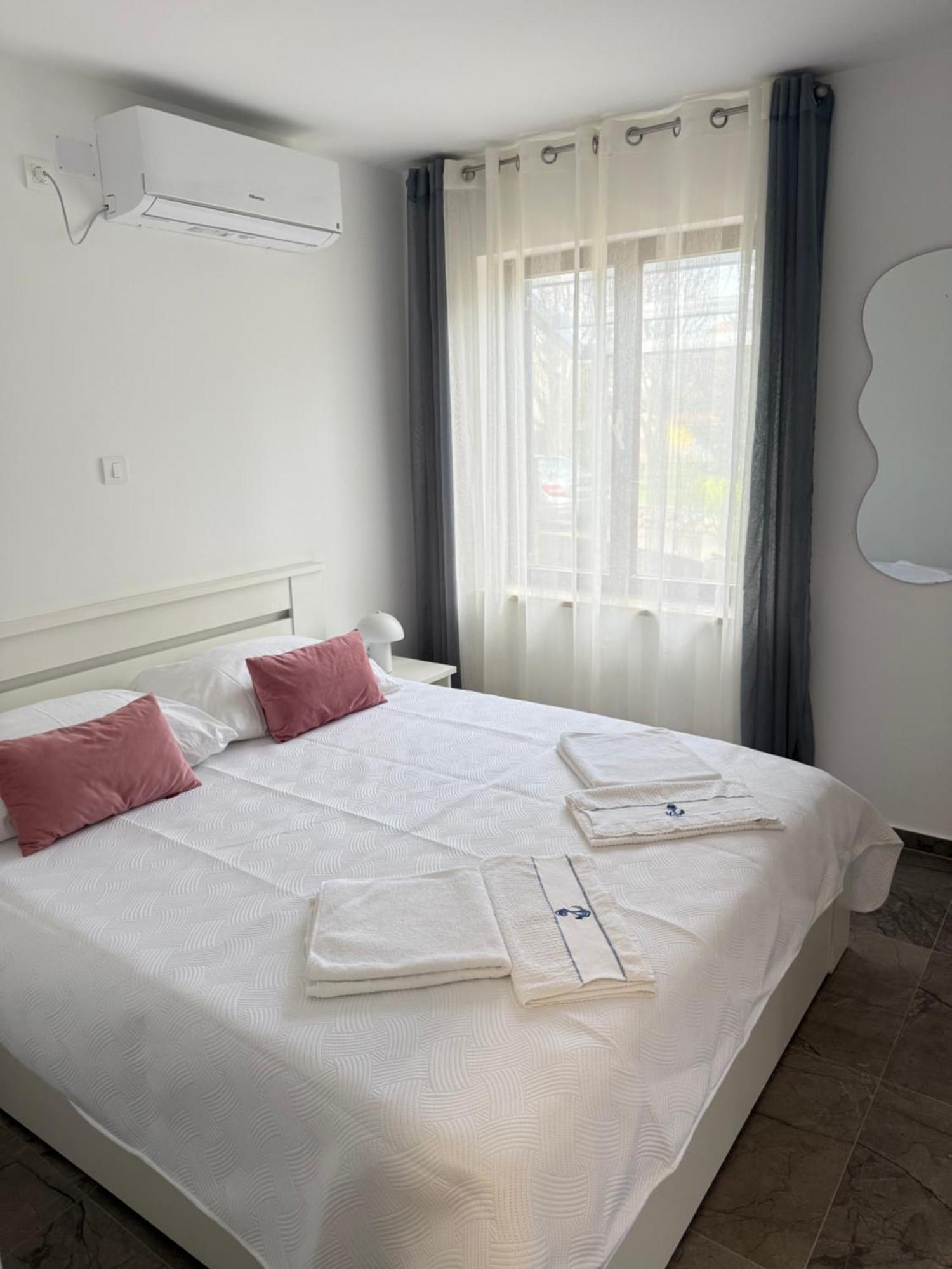 Apartments Zivko Malinska Eksteriør bilde